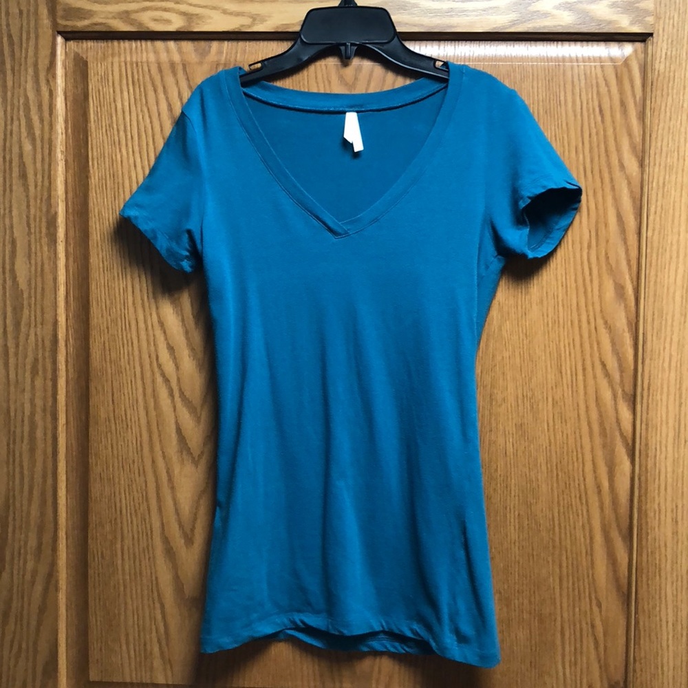 Basic V-neck T-shirt Large